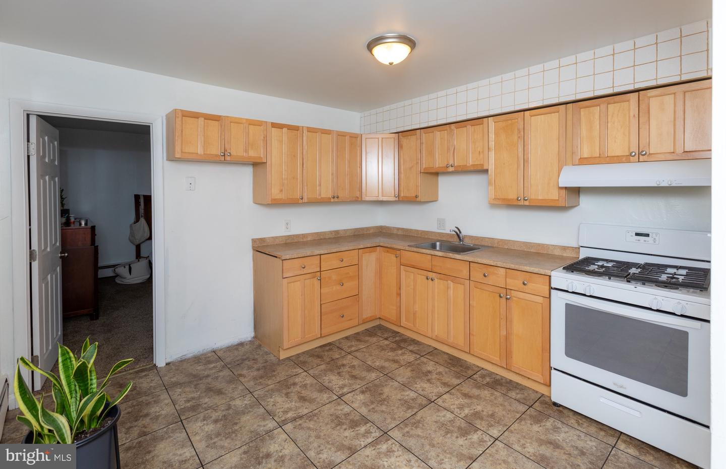 9321 Walker St Property Photo 4
