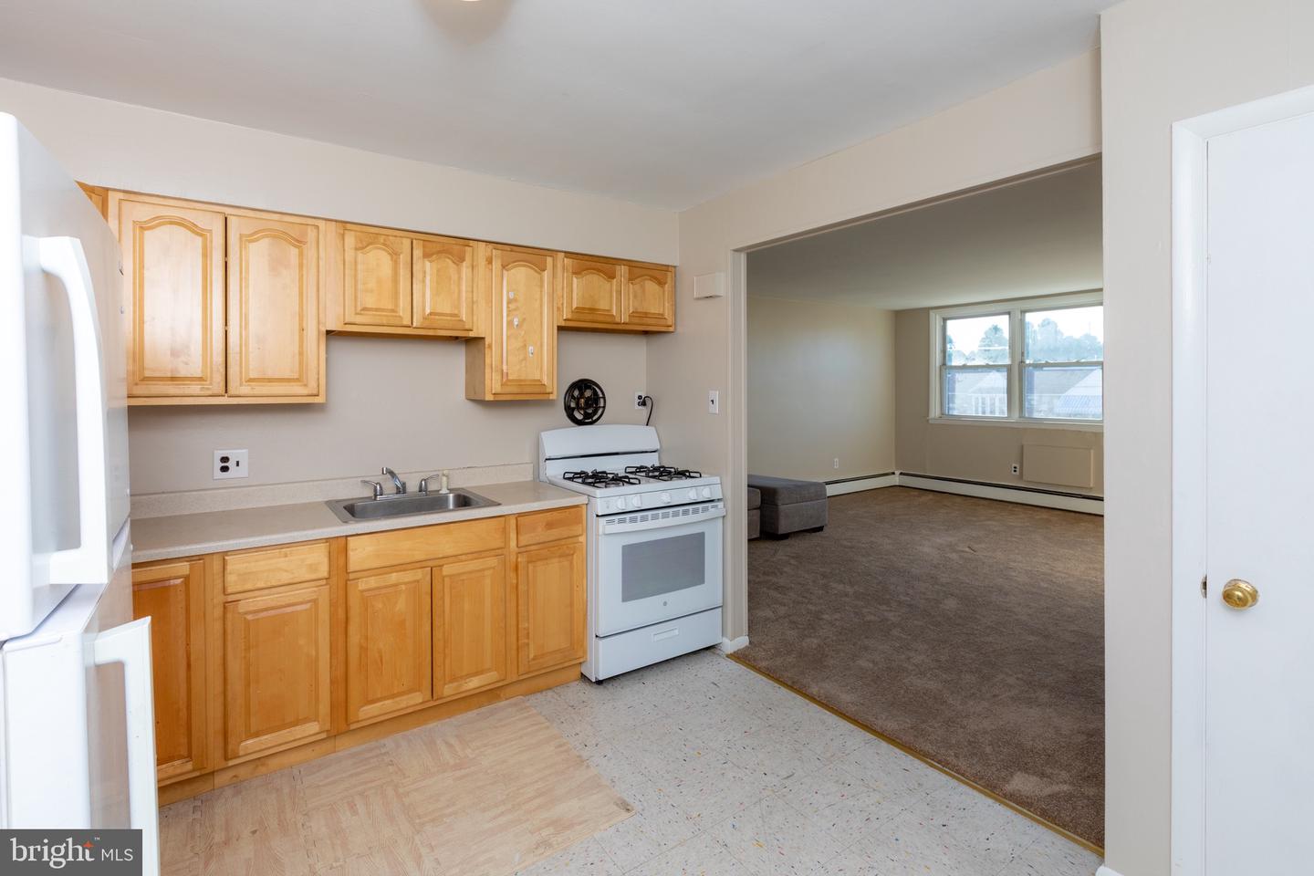 9321 Walker St Property Photo 13