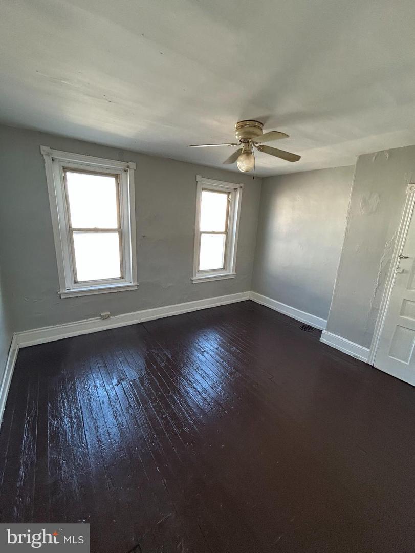 3325 N Hancock St Property Photo 11