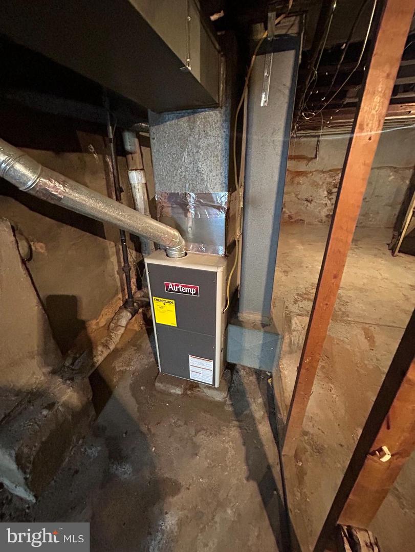 3325 N Hancock St Property Photo 18