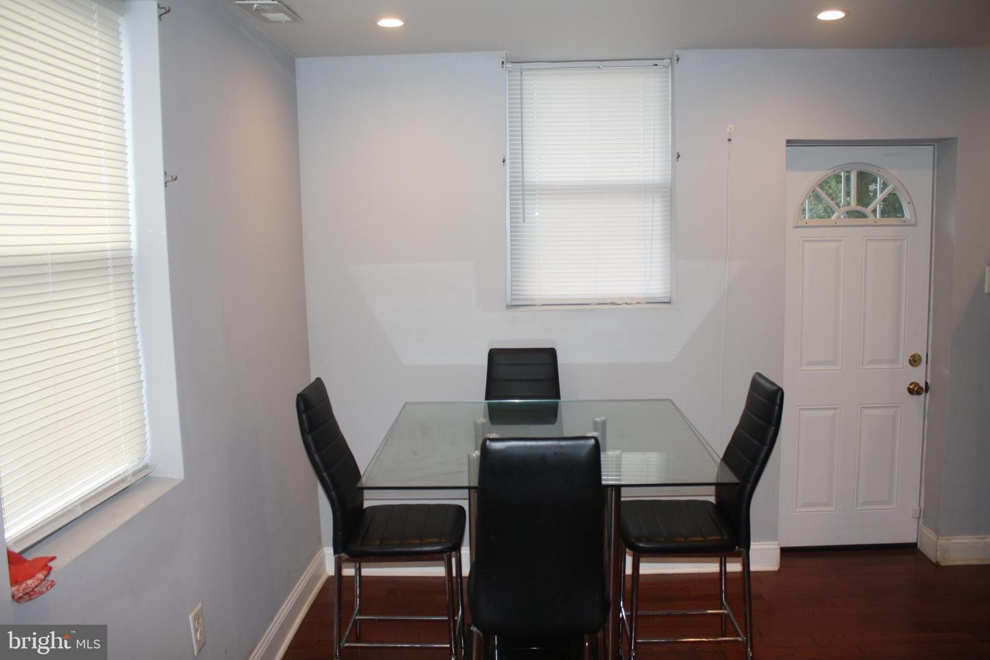 1661 N Robinson St Property Photo 10