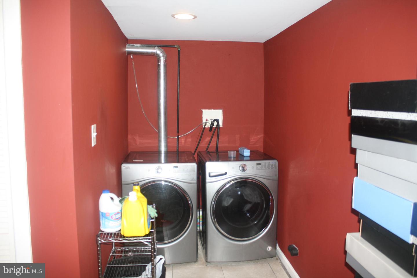 1661 N Robinson St Property Photo 22