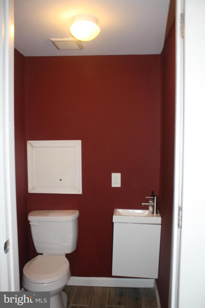 1661 N Robinson St Property Photo 23