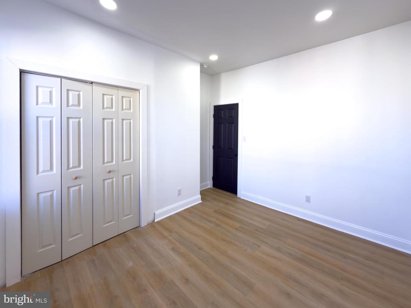 5237 Greenway Ave Property Photo 25