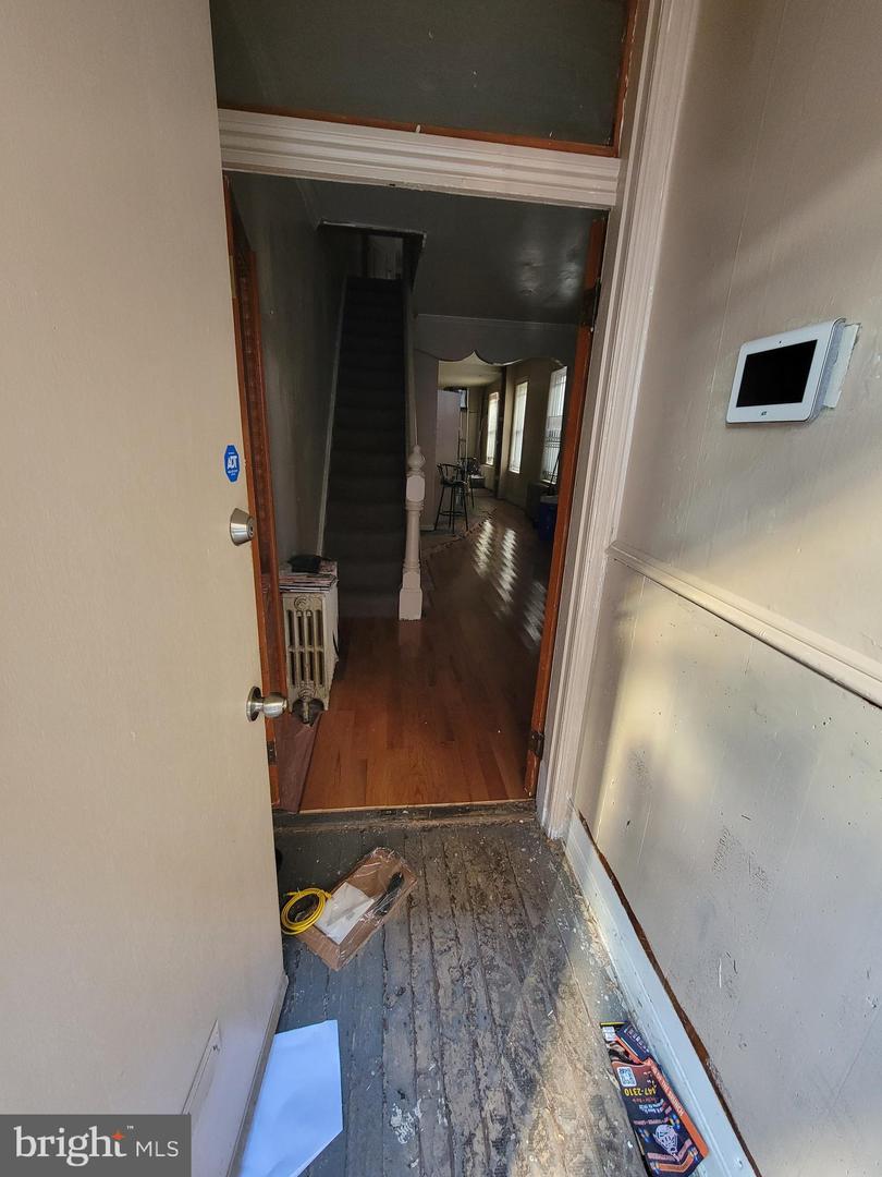 2246 N Carlisle St Property Photo 3