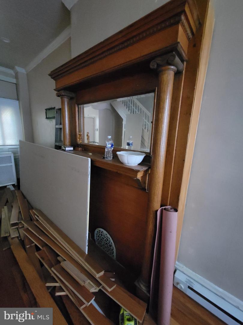 2246 N Carlisle St Property Photo 8