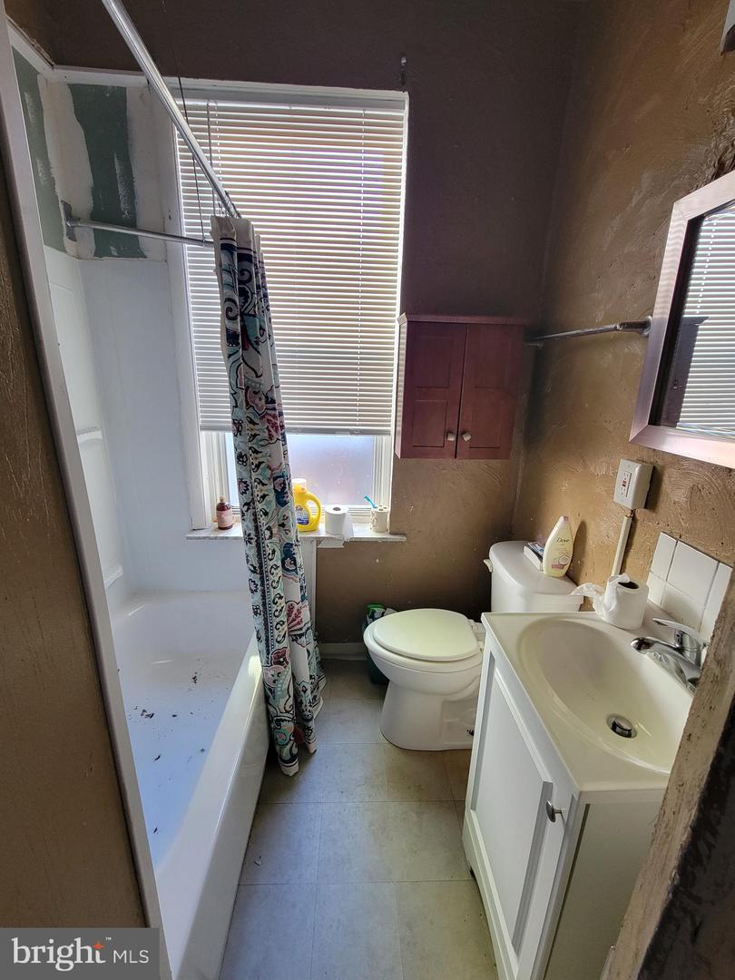 2246 N Carlisle St Property Photo 22