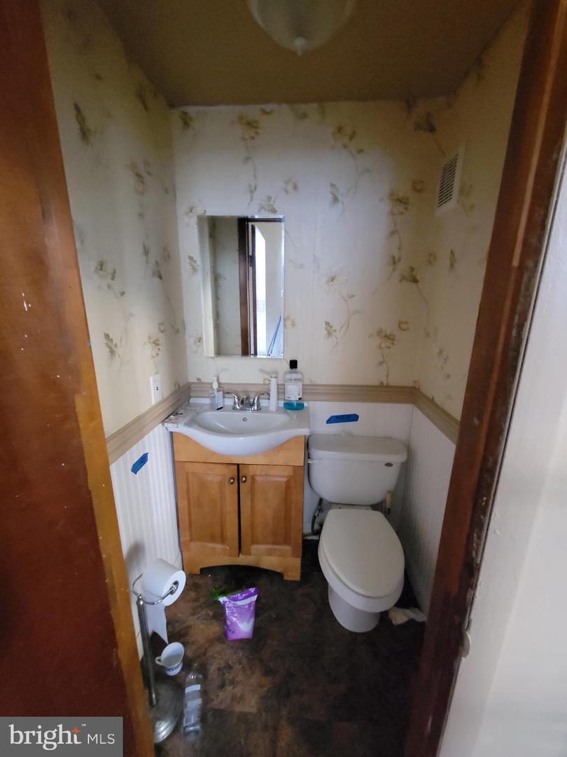 2246 N Carlisle St Property Photo 25
