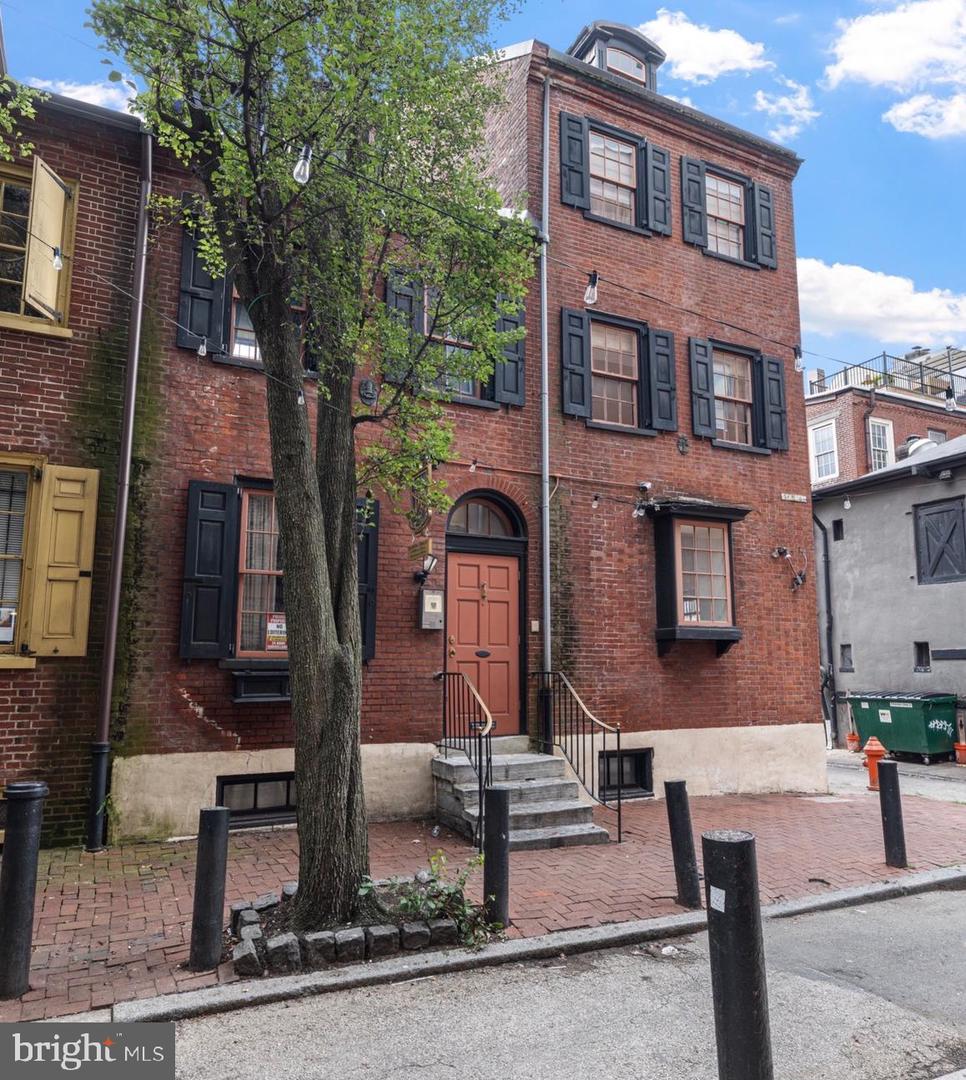 251-53 S Camac St Property Photo 1