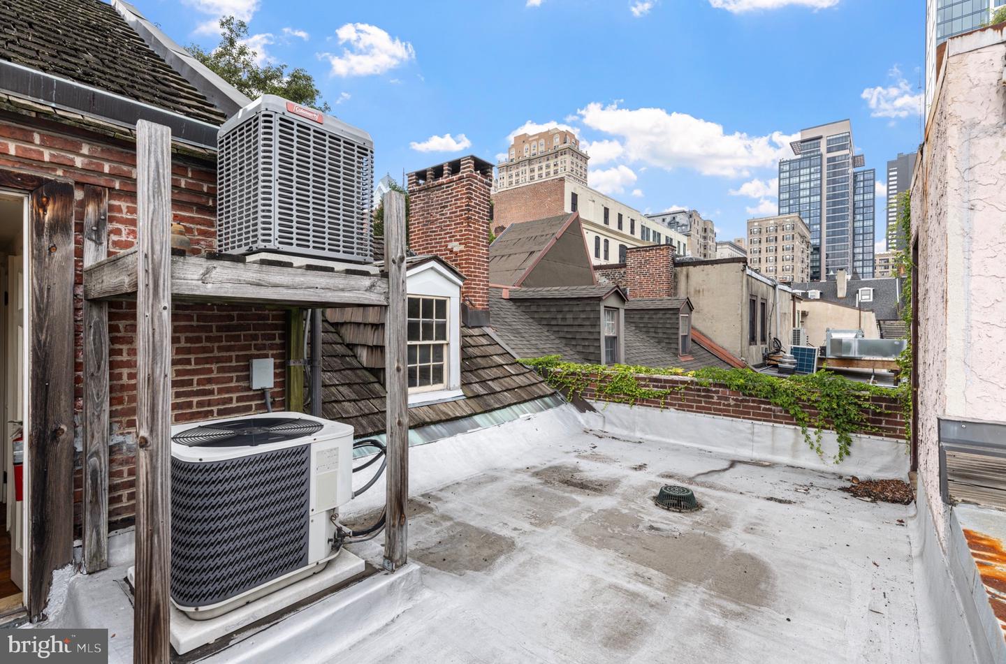 251-53 S Camac St Property Photo 27