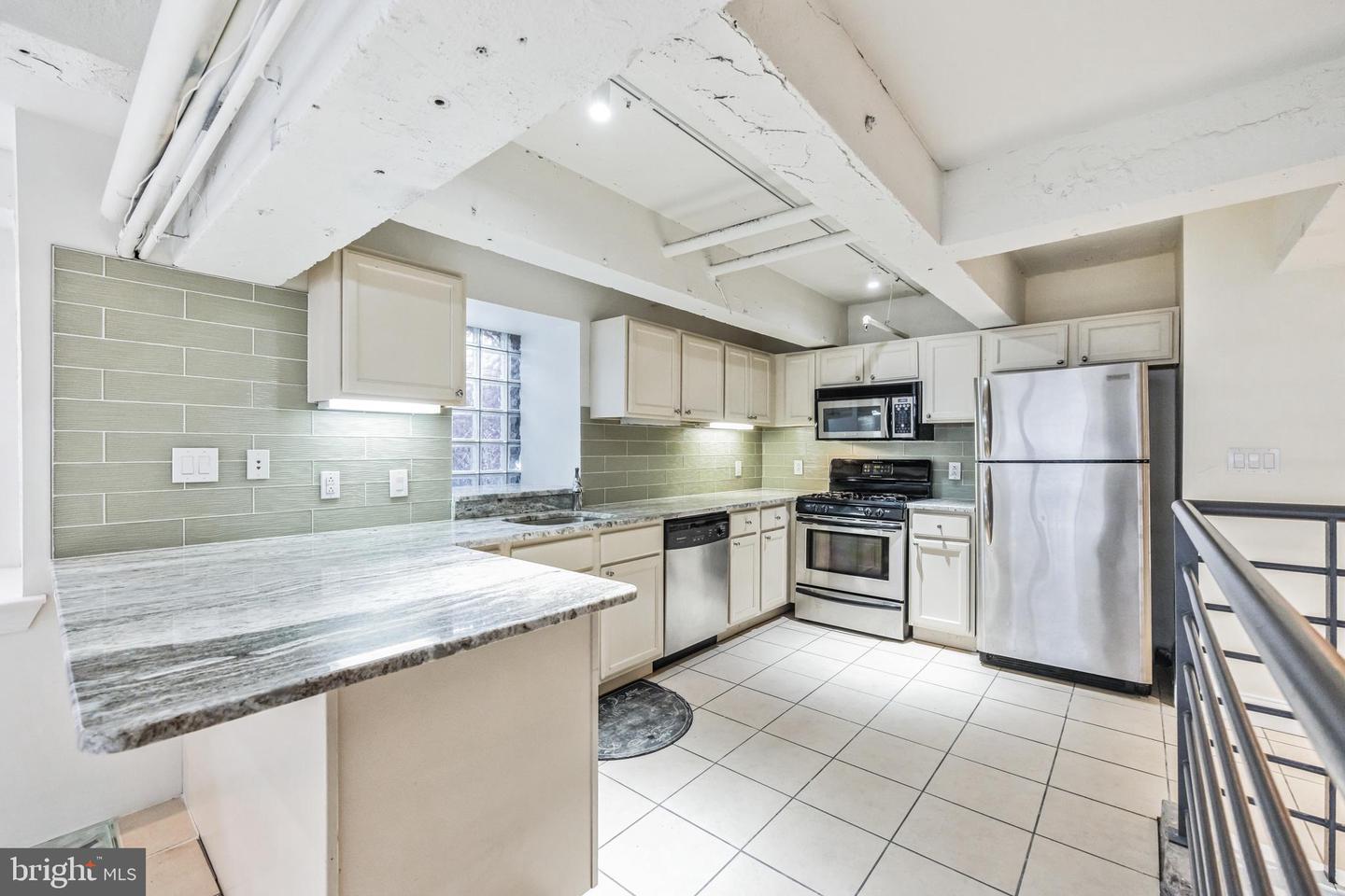 266 23rd St #17a Property Photo 11