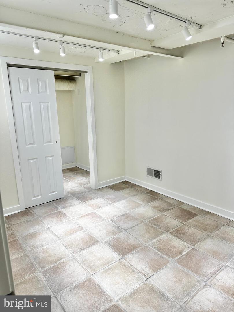 266 23rd St #17a Property Photo 19