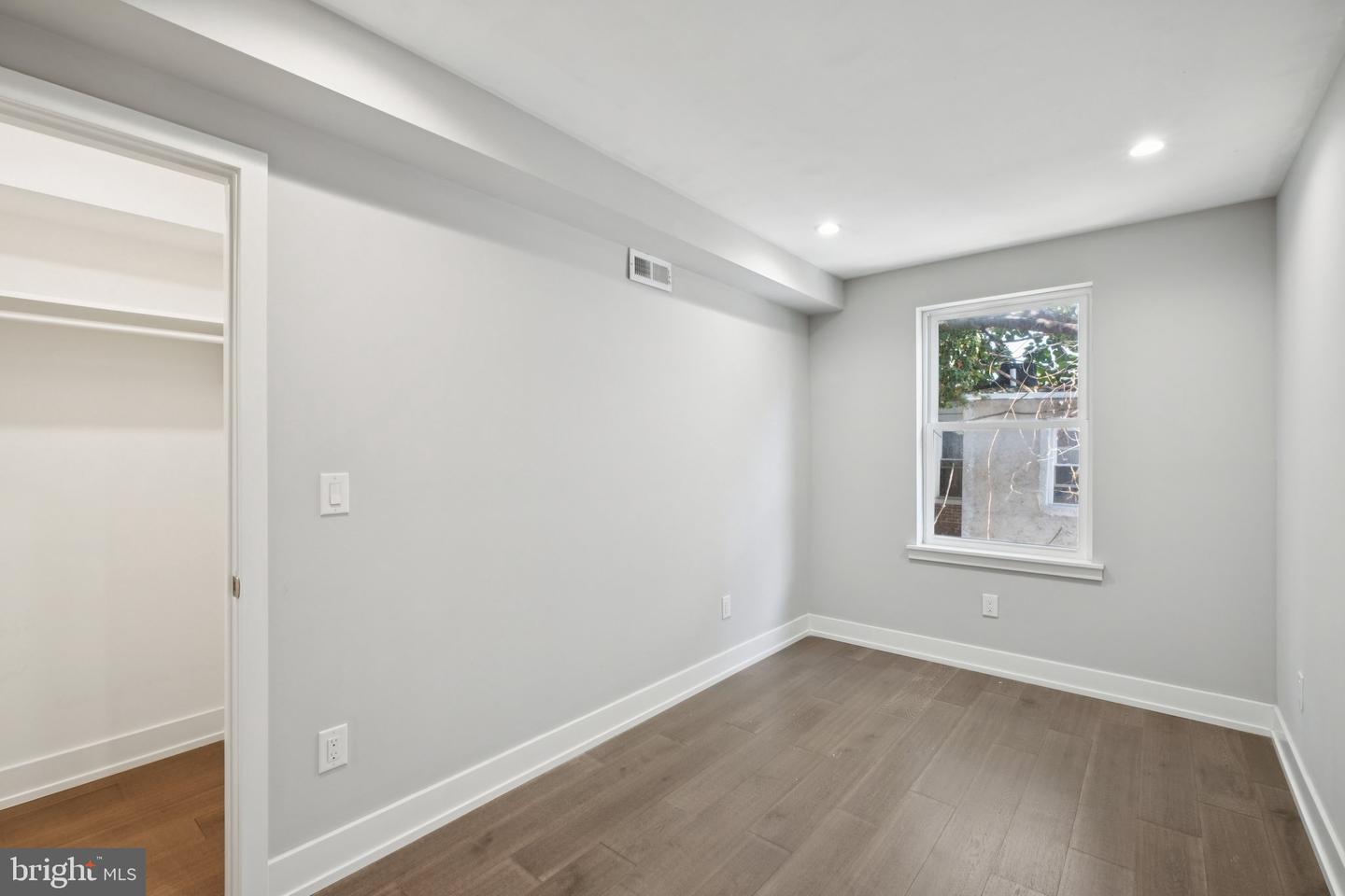 1533 S Lambert St Property Photo 16