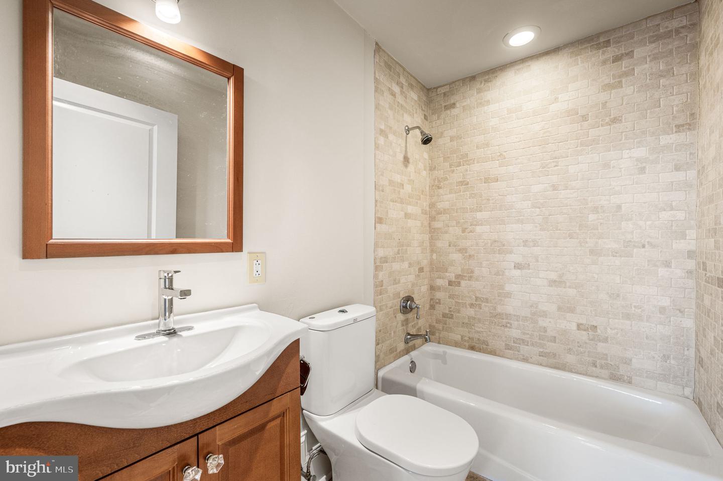38 N Front St #1f Property Photo 6