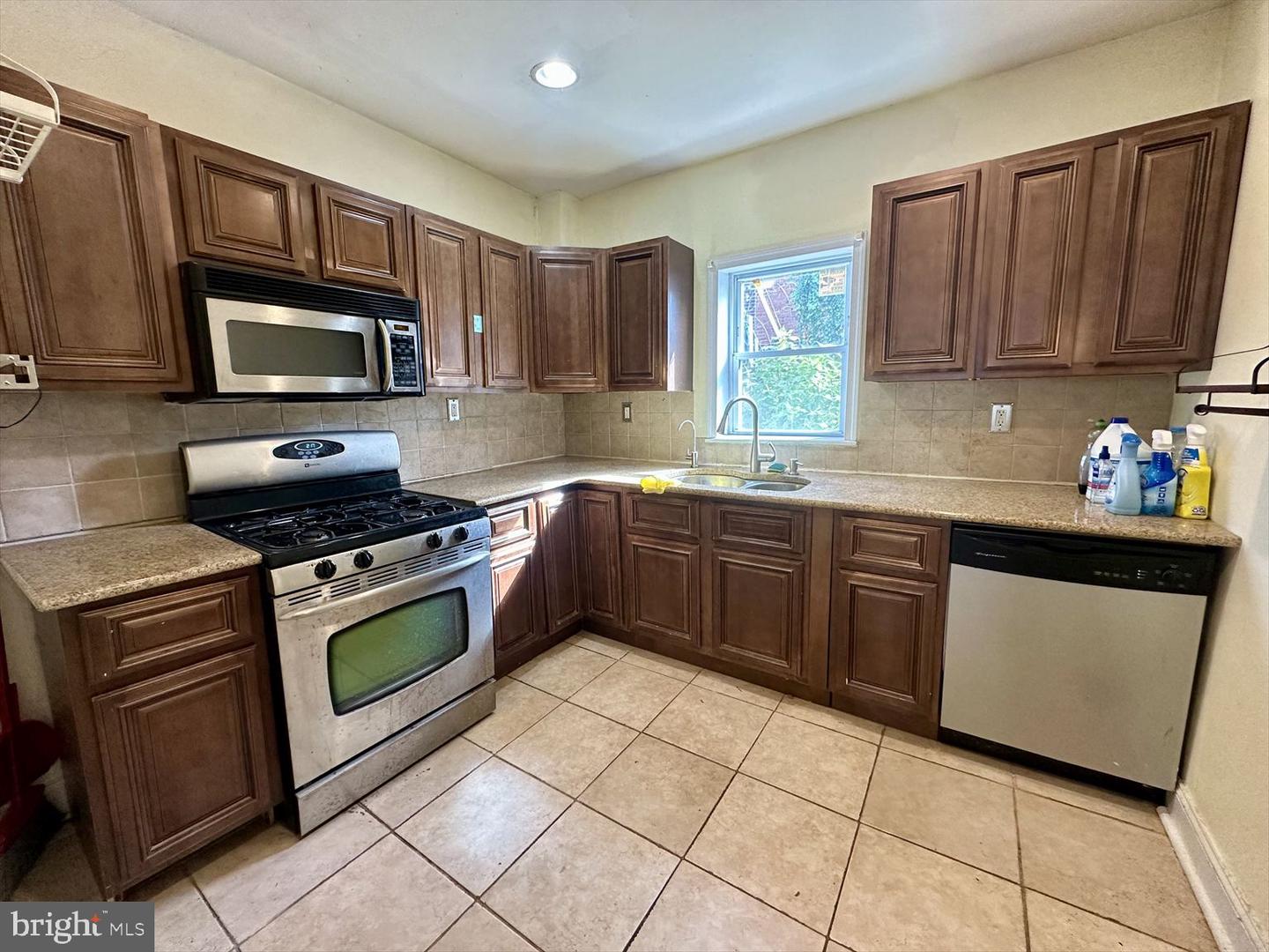 3918 Brandywine St Property Photo 2