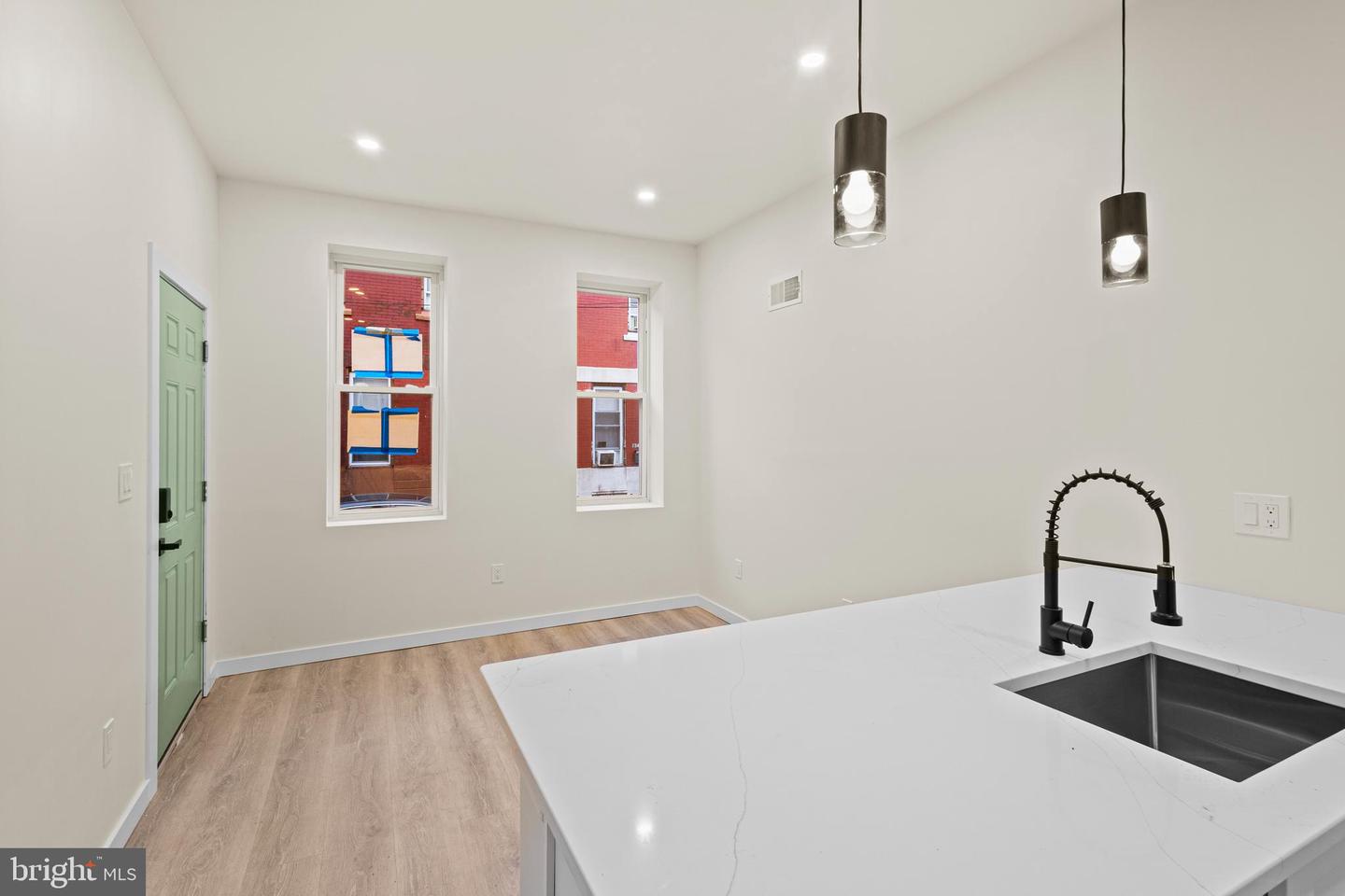 1337 W Rush St Property Photo 4