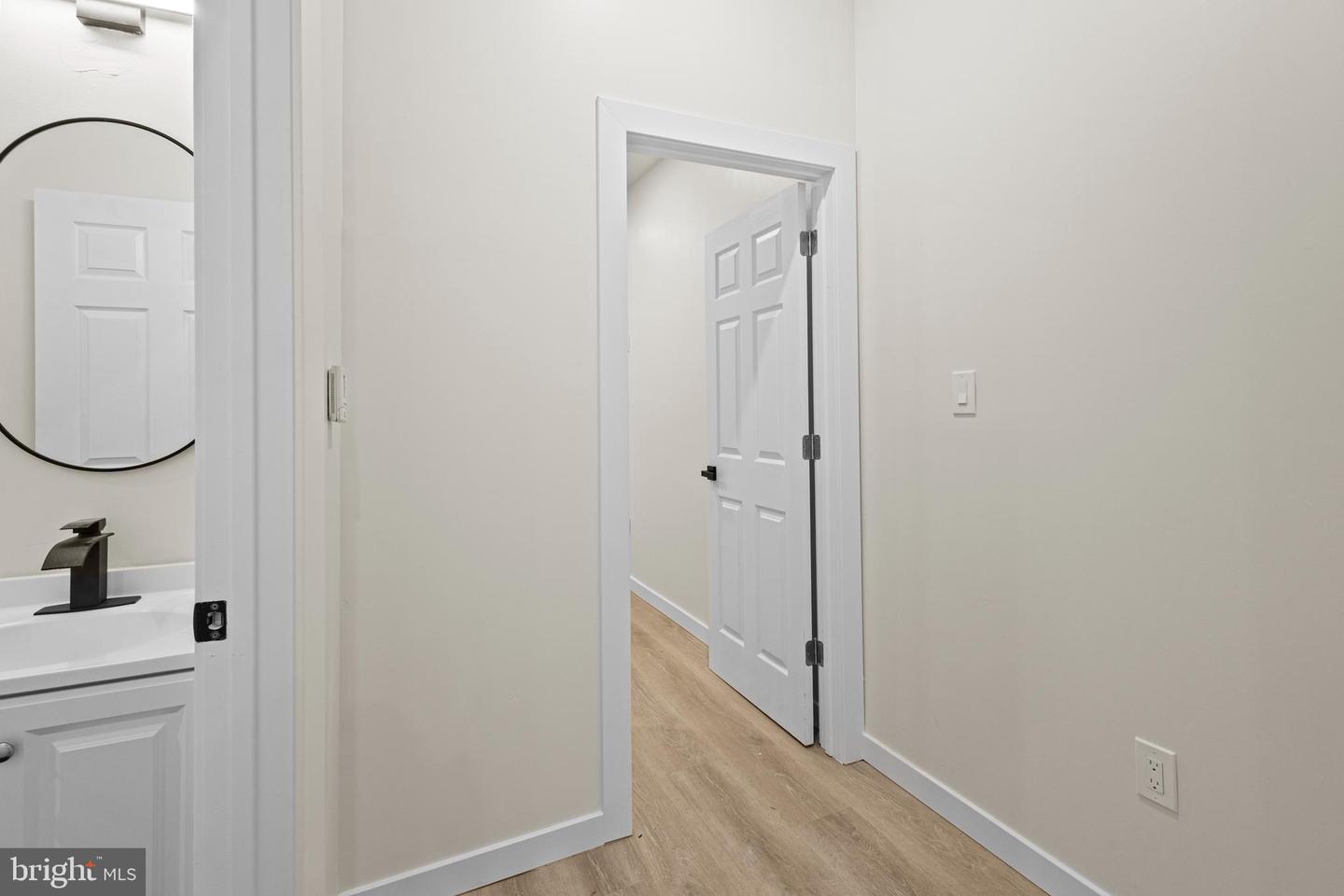 1337 W Rush St Property Photo 10