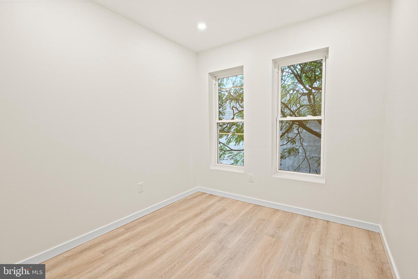 1337 W Rush St Property Photo 16