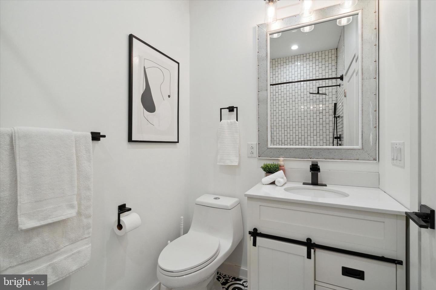 1825 Ginnodo St #r2 Property Photo 25