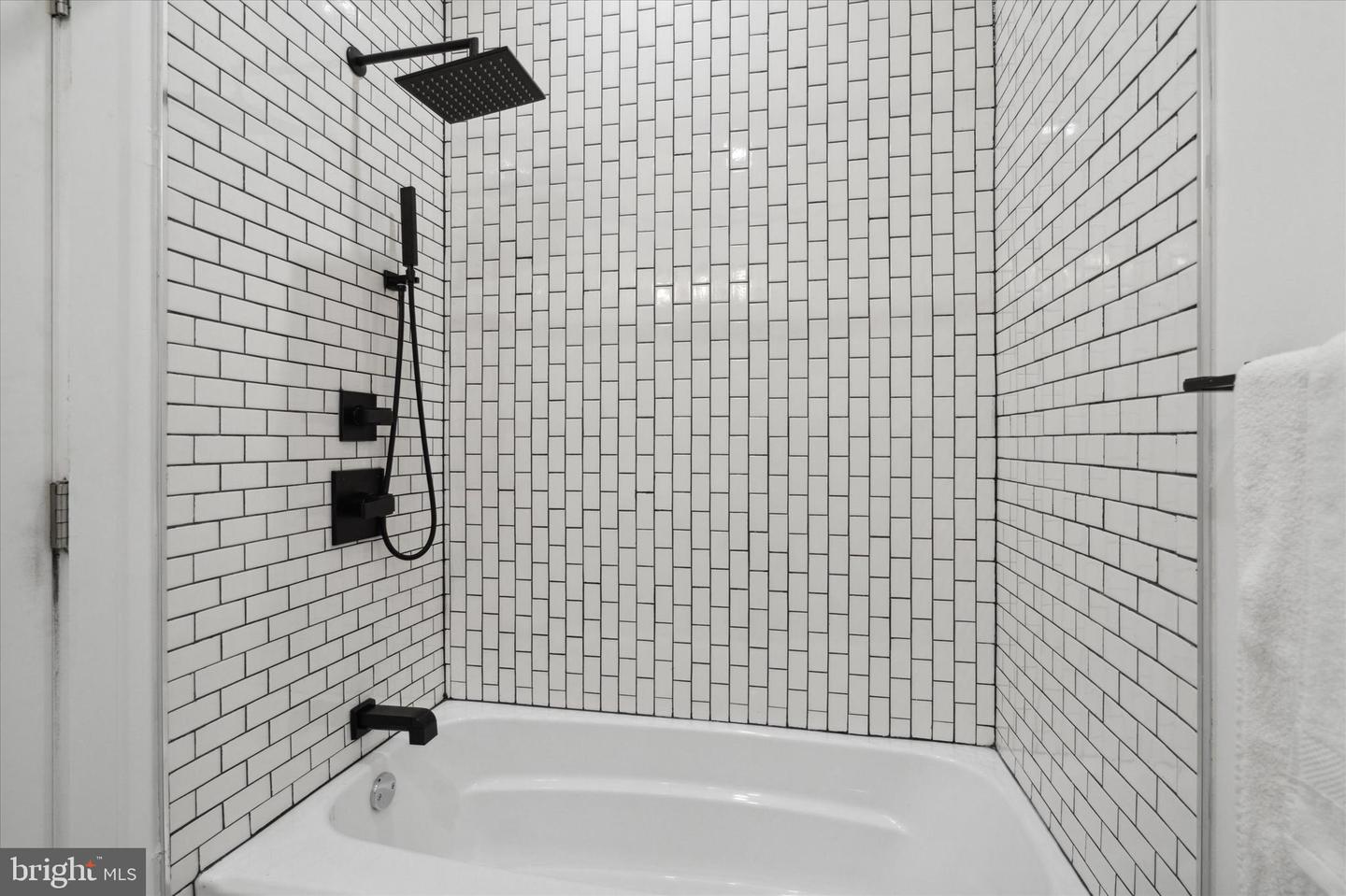 1825 Ginnodo St #r2 Property Photo 26