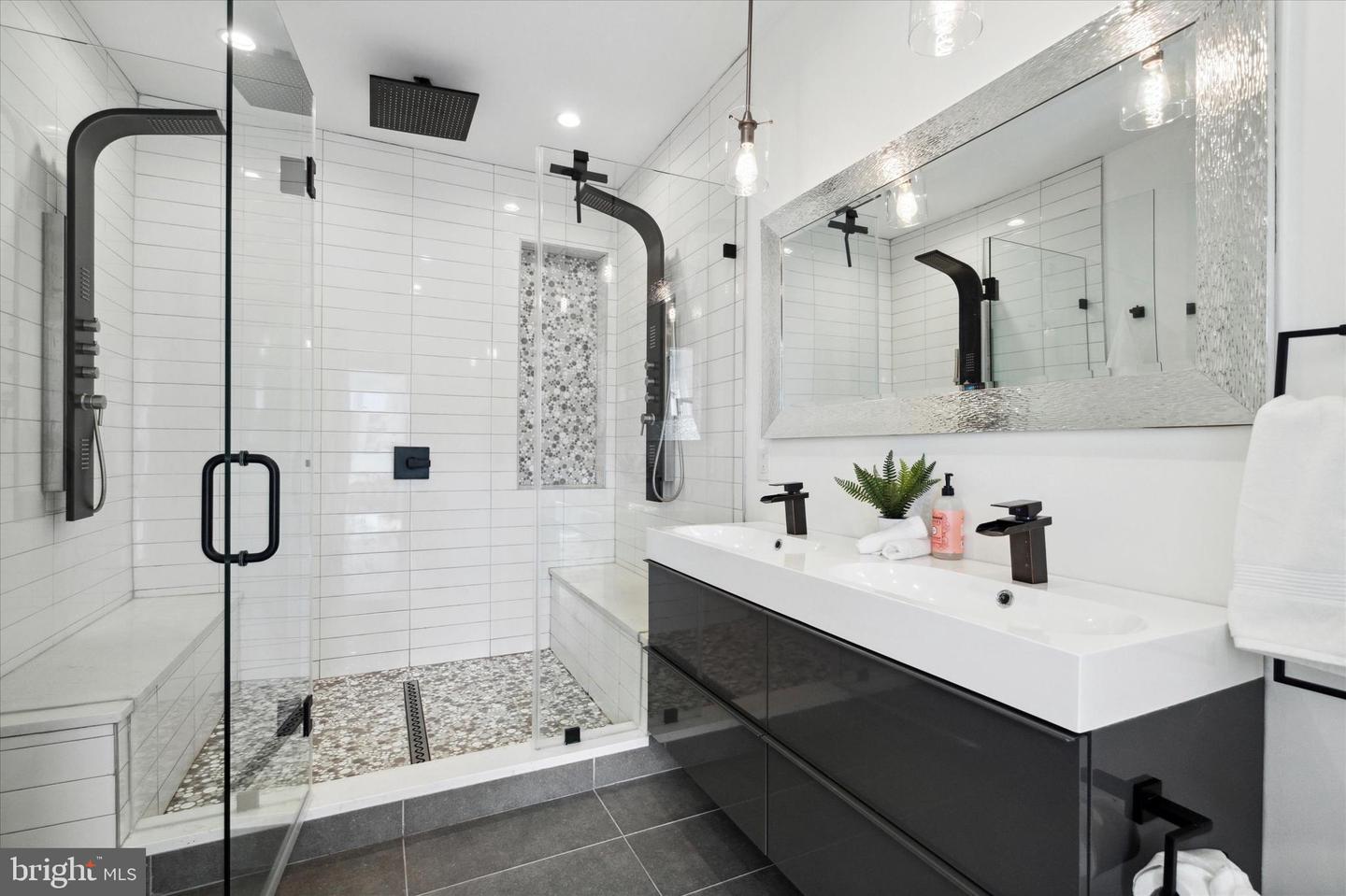 1825 Ginnodo St #r2 Property Photo 27