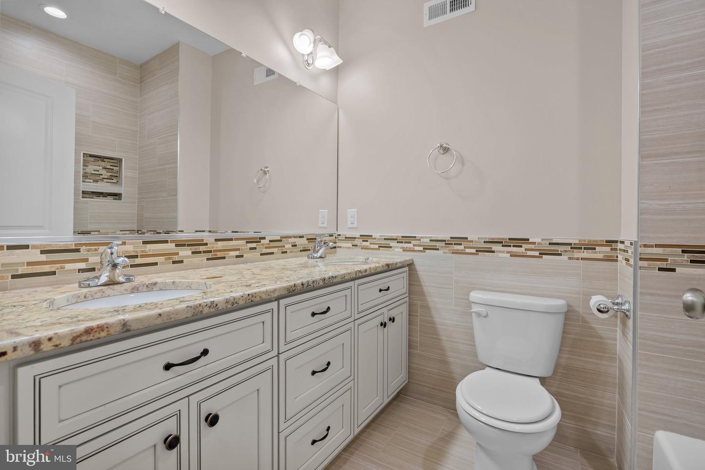 2113 Reed St Property Photo 11