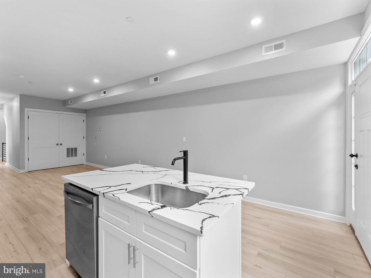 1682 N 54th St #2 Property Photo 8