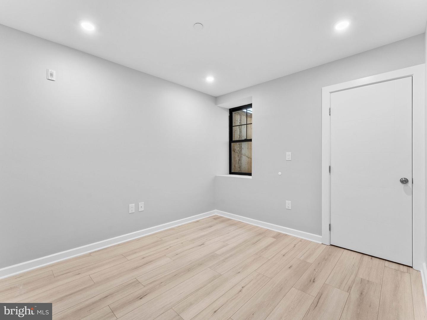 1682 N 54th St #2 Property Photo 9