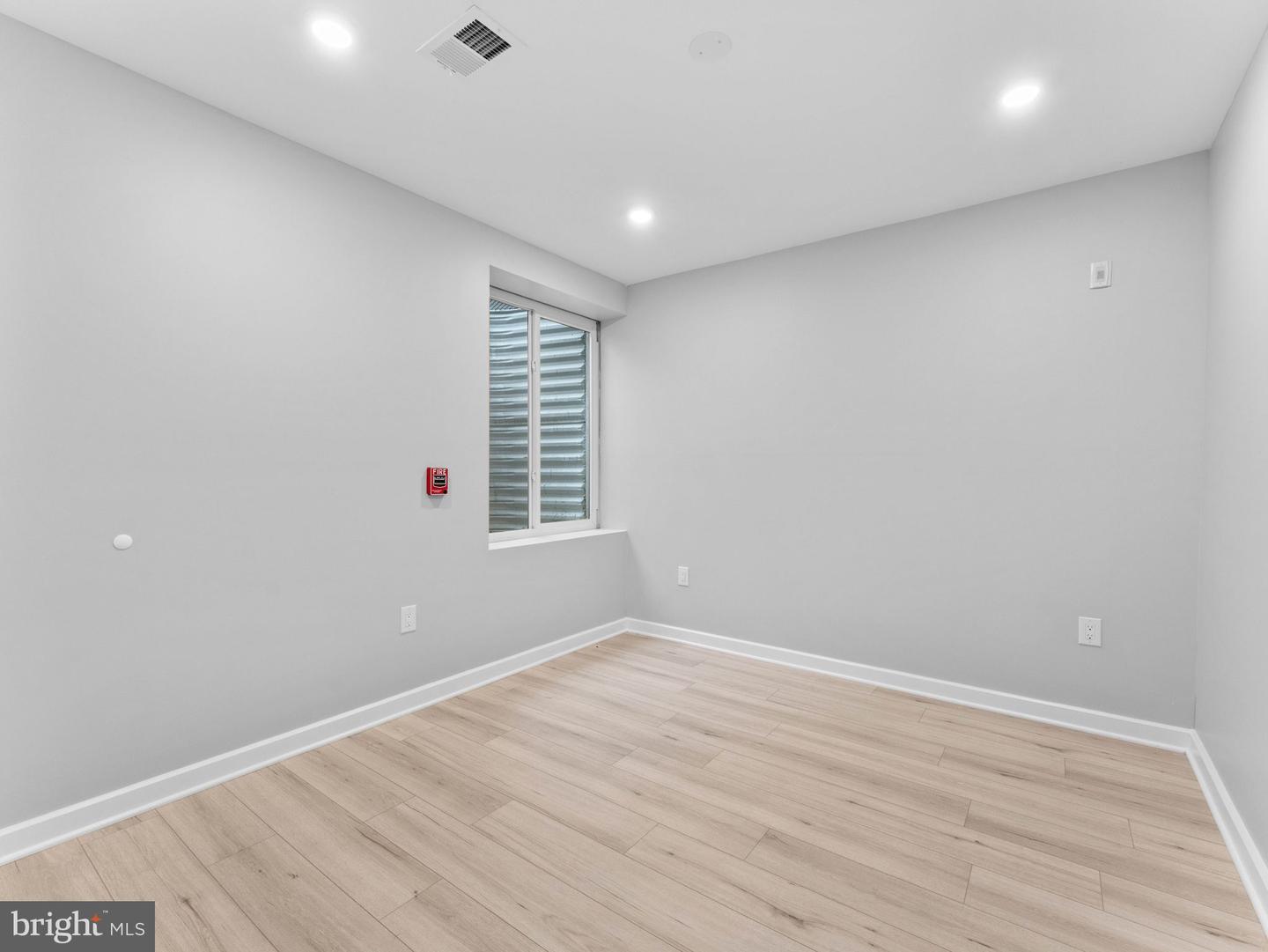 1682 N 54th St #2 Property Photo 11