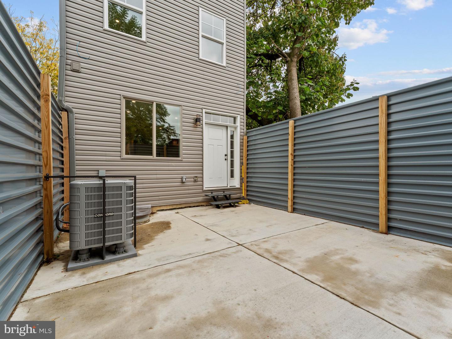 1682 N 54th St #2 Property Photo 15