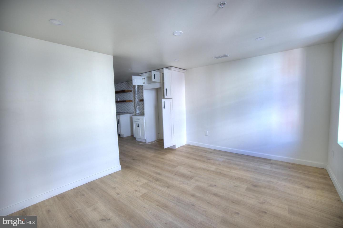 1640 W Stiles St Property Photo 15