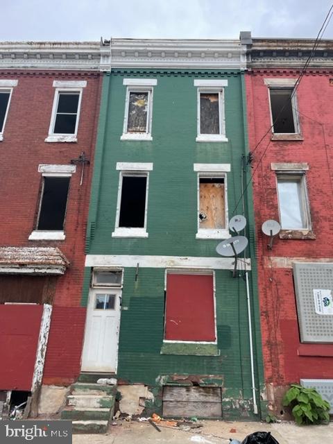 2611 W Montgomery Ave Property Photo 1