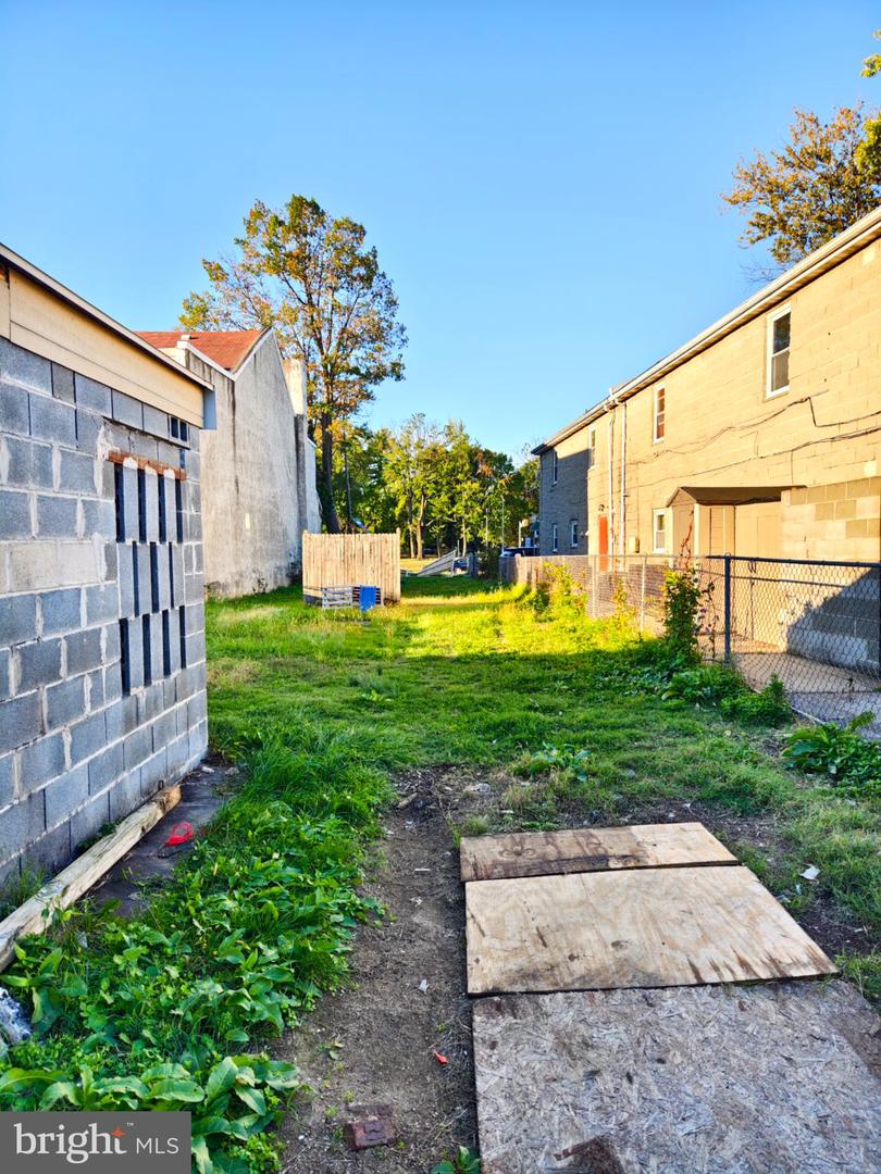 4704 E Roosevelt Blvd Property Photo 3