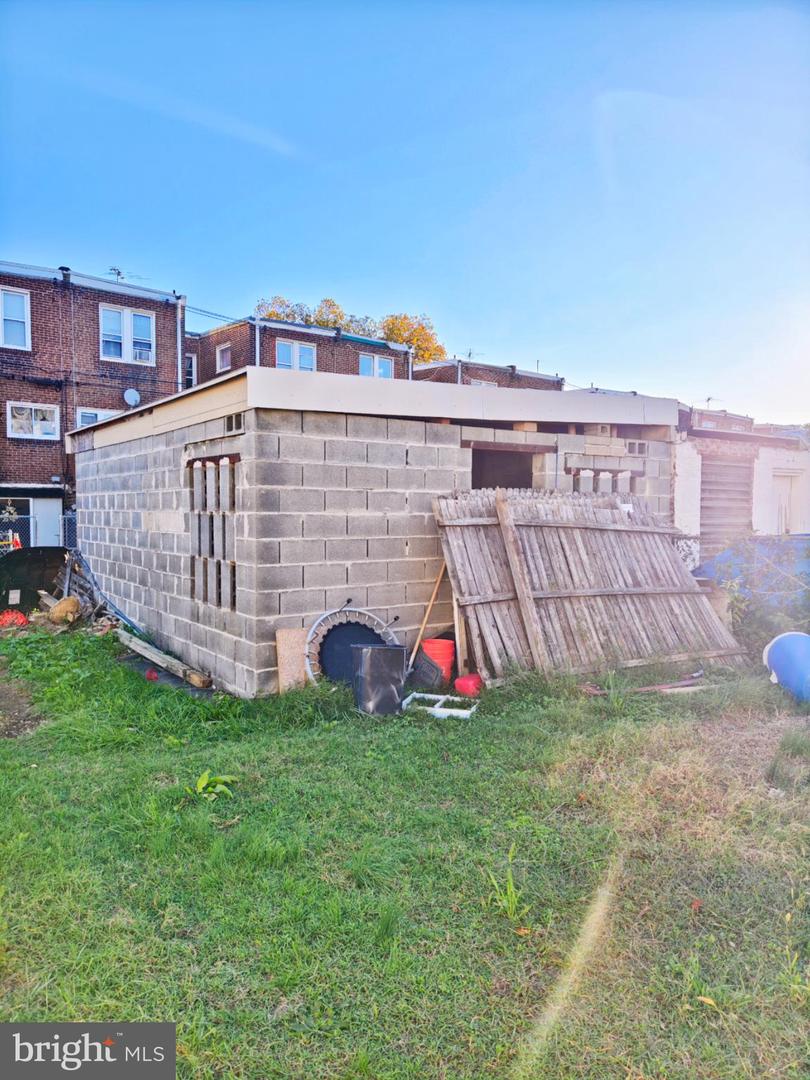 4704 E Roosevelt Blvd Property Photo 4