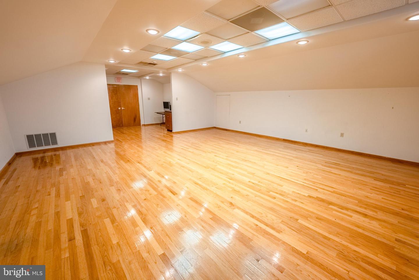 2708 Commerce Way #401 Property Photo 4