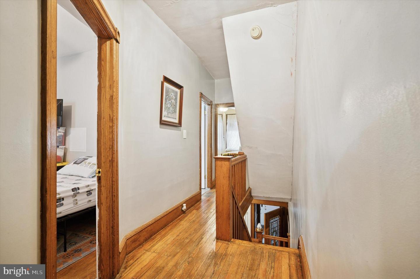 2046 E Ontario St Property Photo 14