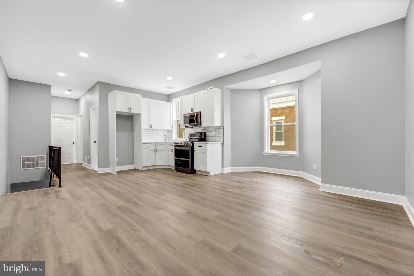 6037 Elmwood Ave Property Photo 1