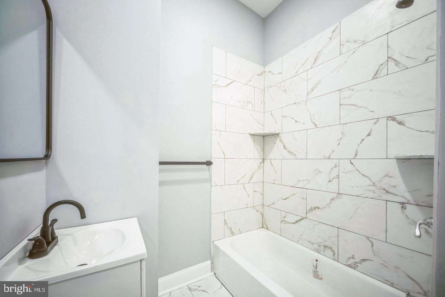 6037 Elmwood Ave Property Photo 10