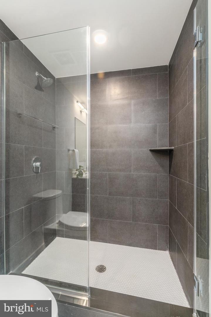 3449 Scotts Ln #b413 Property Photo 14