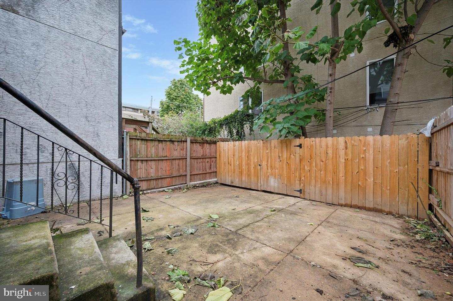 1637 W Girard Ave #1 Property Photo 6