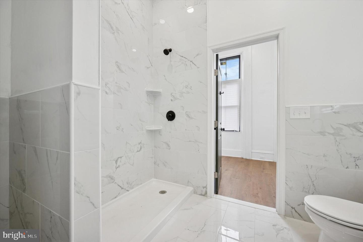1637 W Girard Ave #1 Property Photo 8