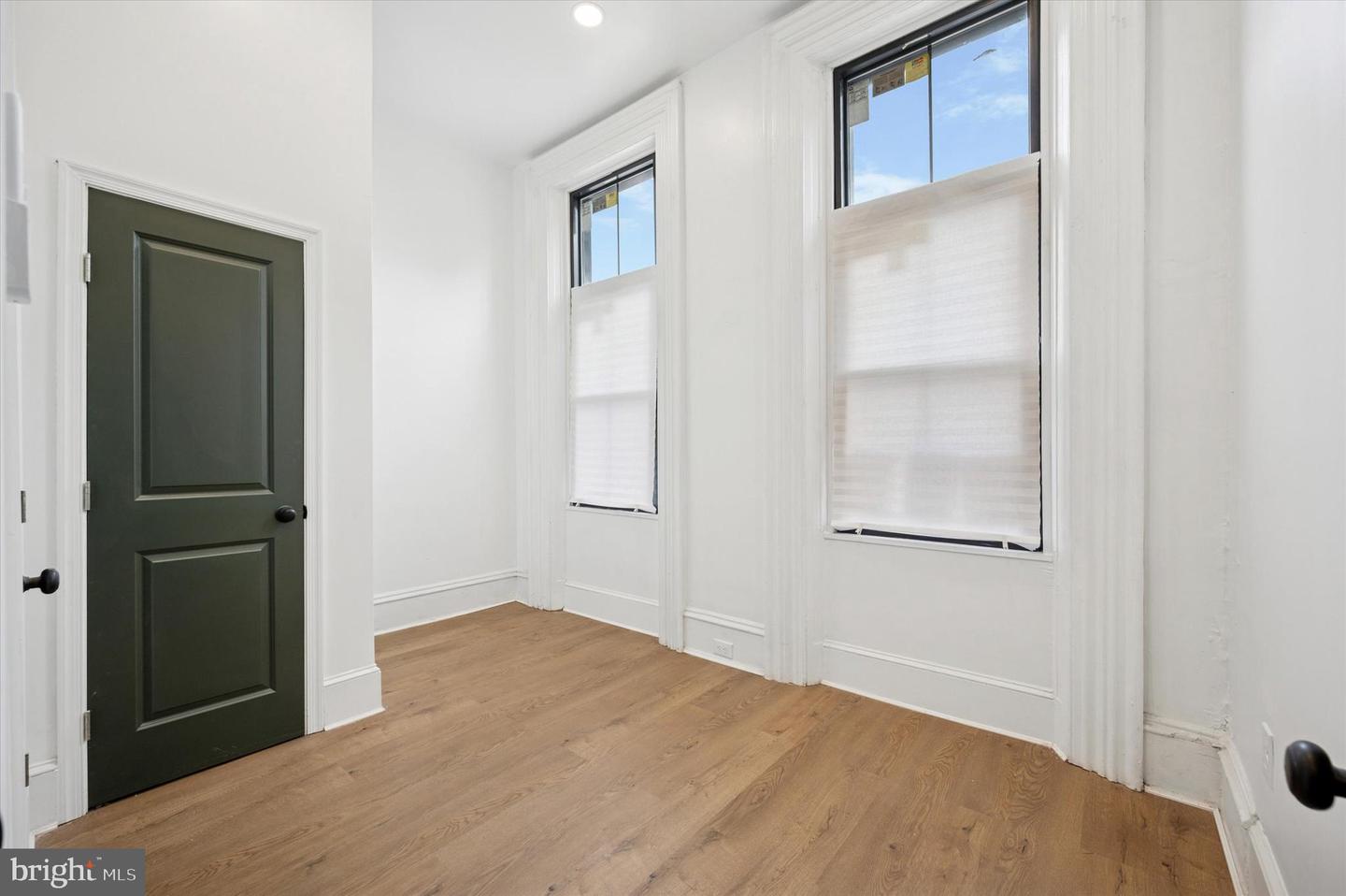 1637 W Girard Ave #1 Property Photo 9