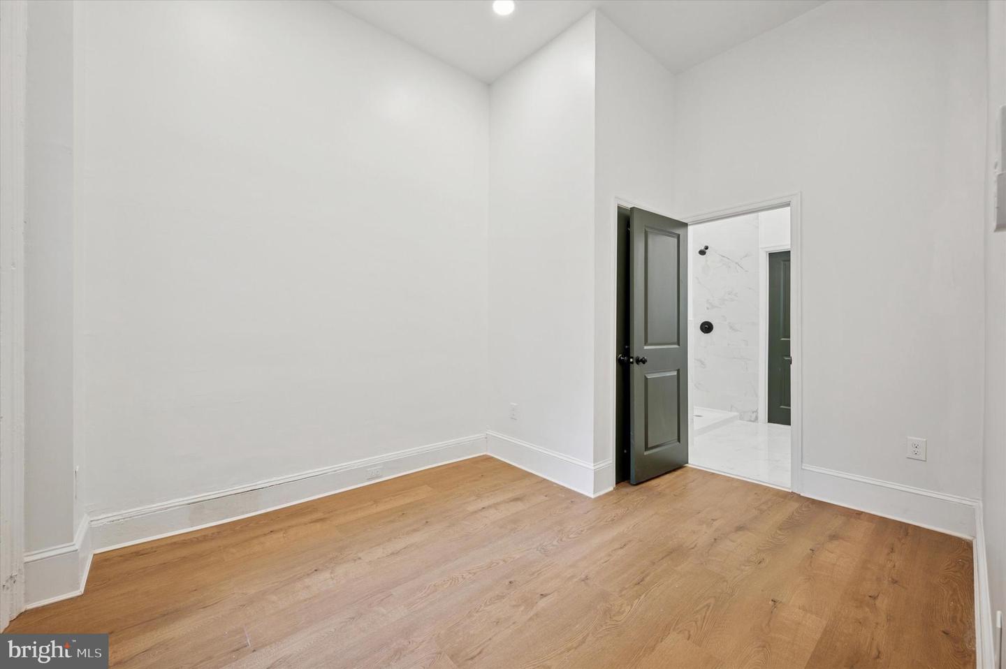 1637 W Girard Ave #1 Property Photo 10