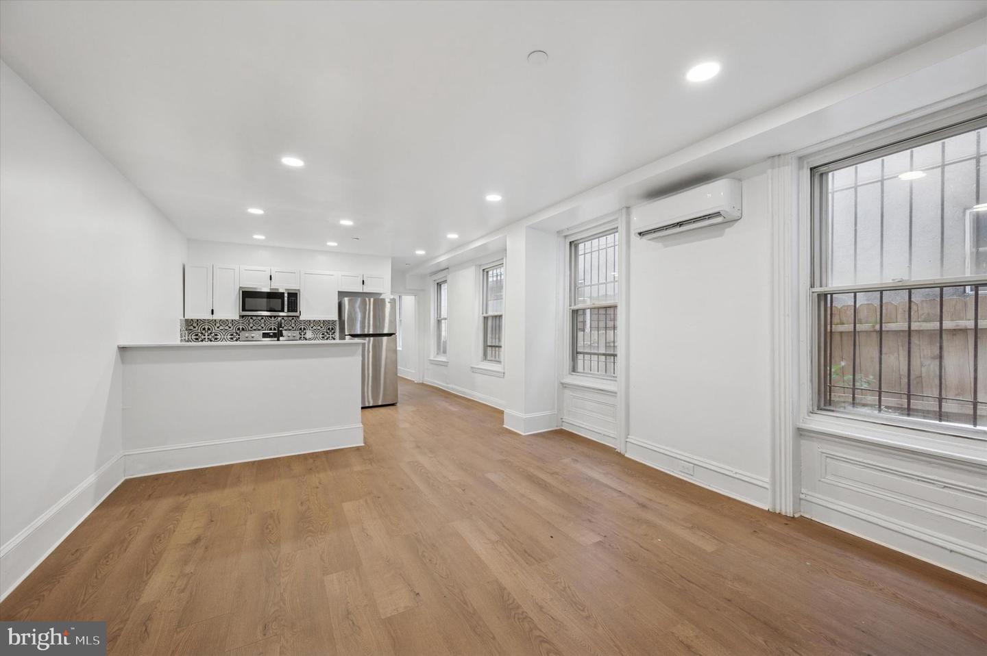 1637 W Girard Ave #1 Property Photo 11