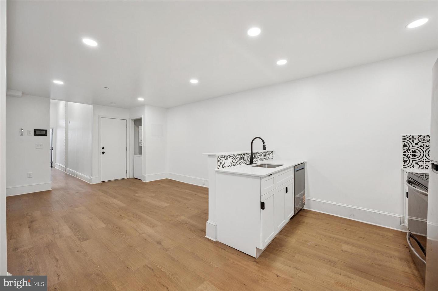 1637 W Girard Ave #1 Property Photo 13
