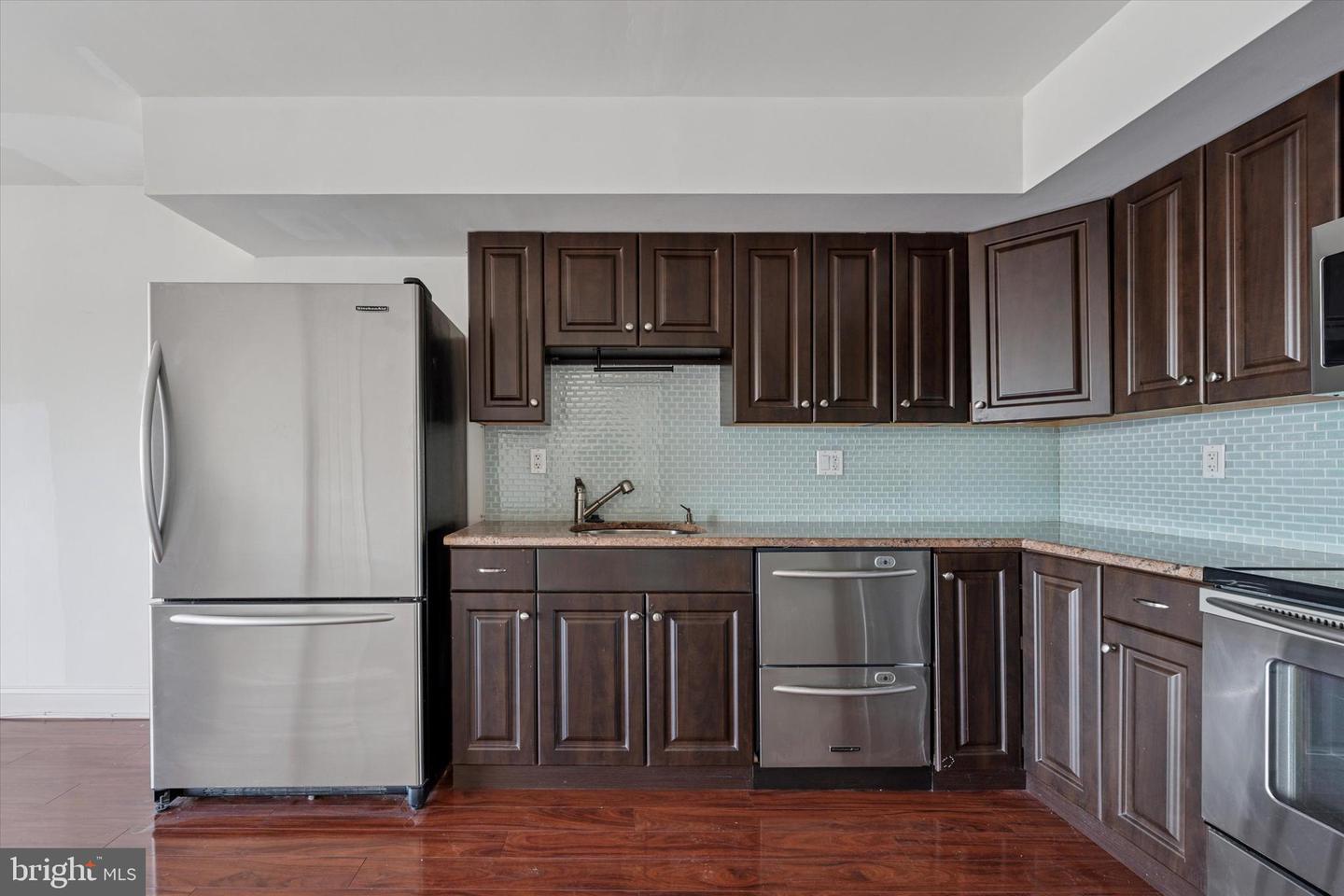 200-10 Lombard St #804 Property Photo 1