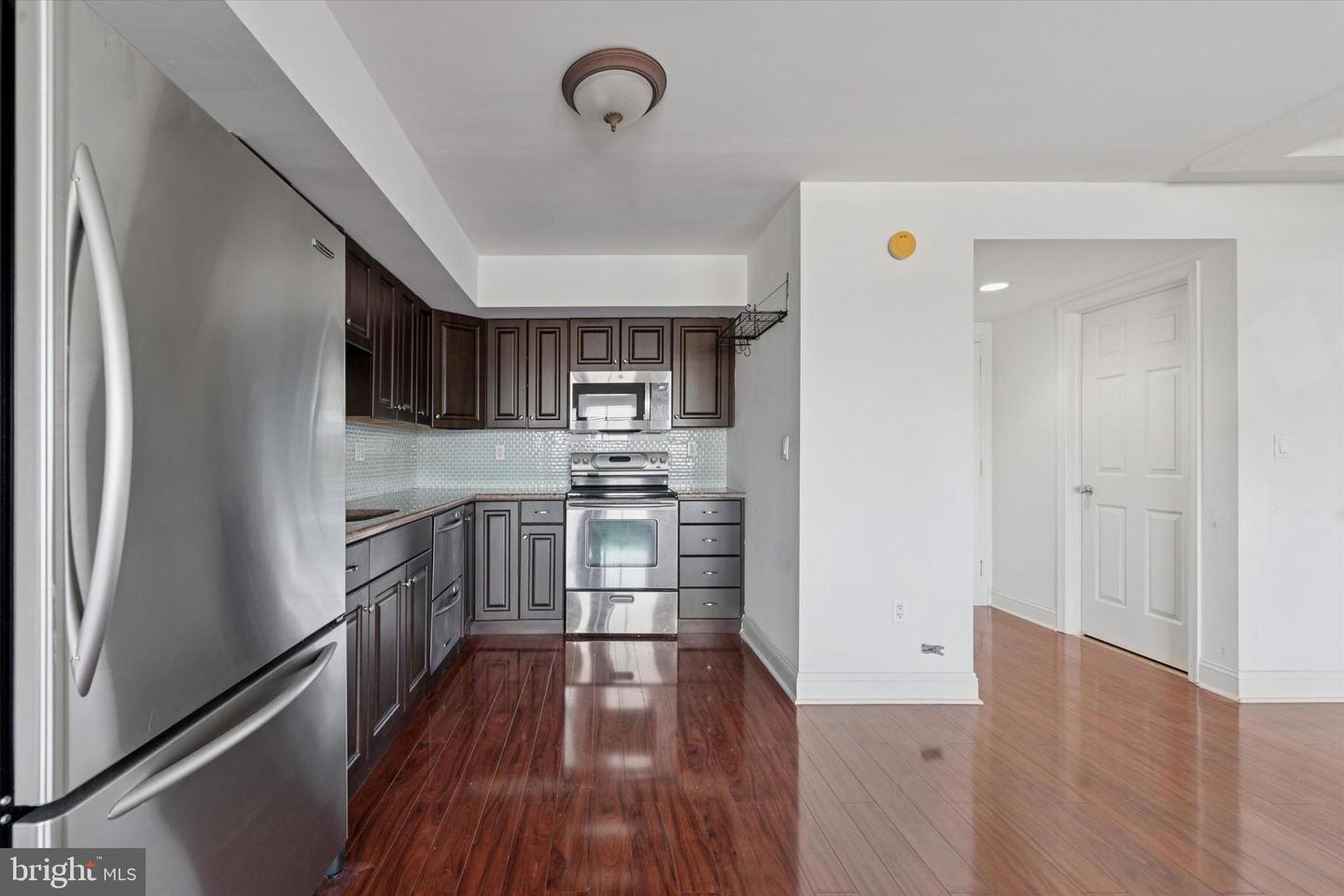 200-10 Lombard St #804 Property Photo 2