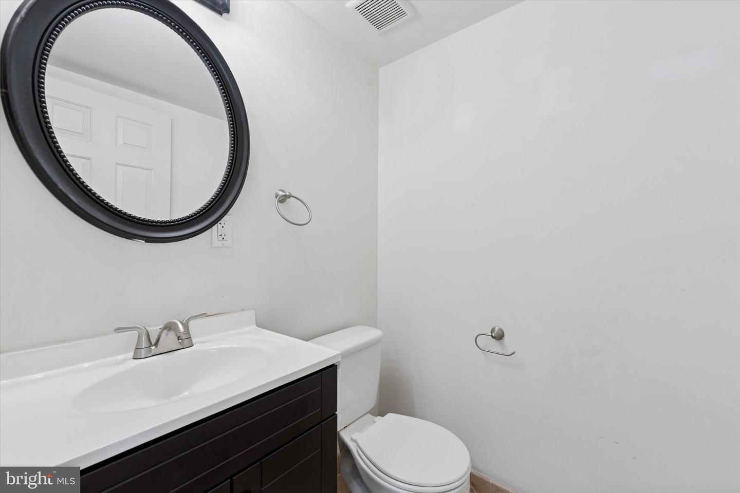 200-10 Lombard St #804 Property Photo 10