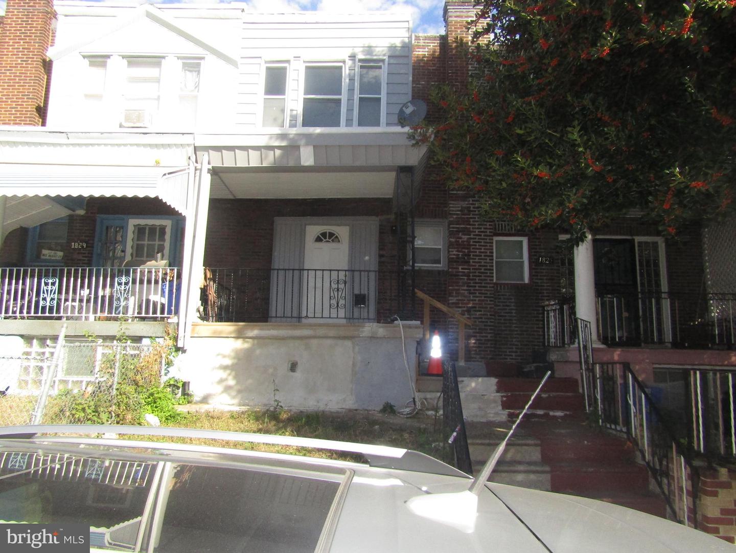 1827 W ROCKLAND ST Property Photo 1