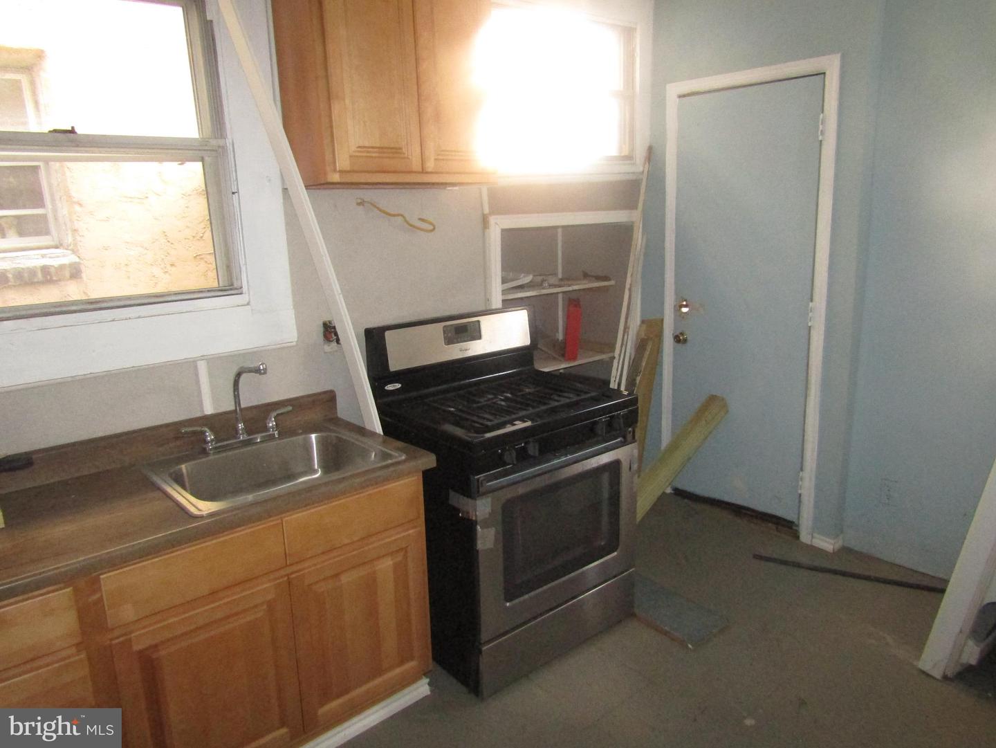1827 W Rockland St Property Photo 8